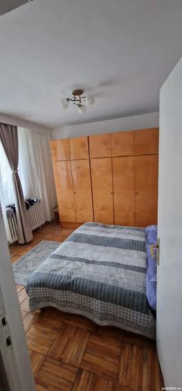 Apartament cu 3 camere decomandat în Precista