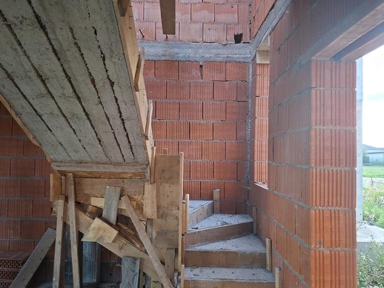 Casă cu Teren 325 Mp în Odoreu