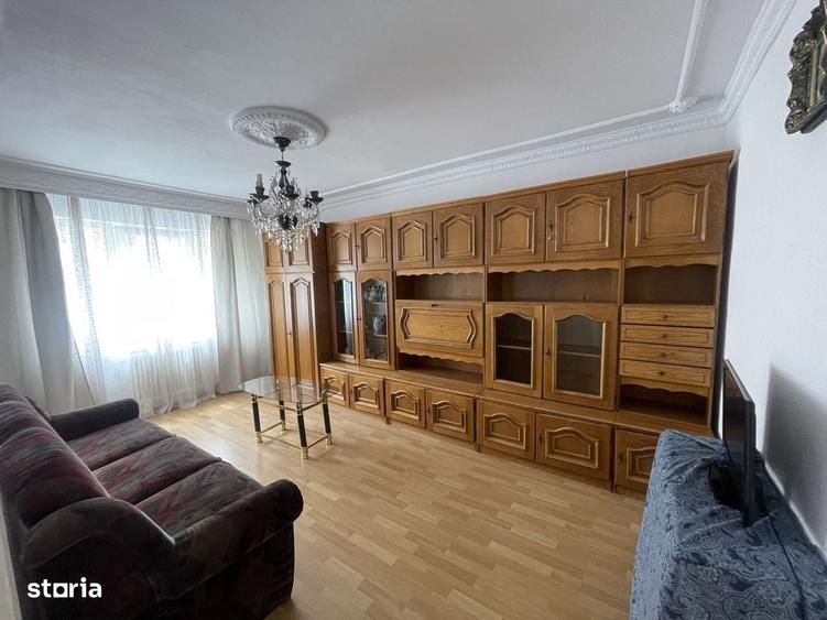 Apartament cu 3 camere decomandat în Vasile Aaron