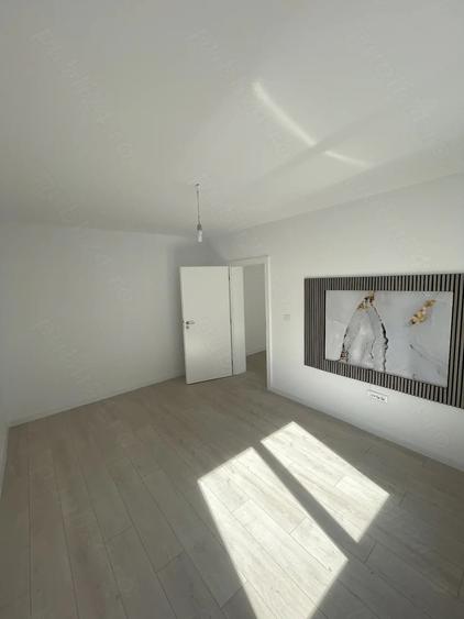 Apartament cu 2 camere decomandat în Neptun