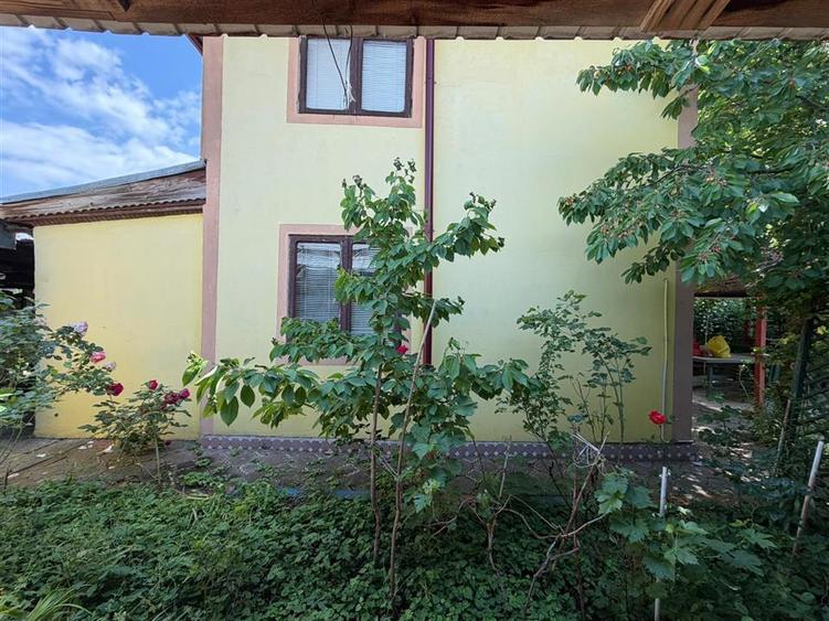 Casă individuală cu 3 camere cu Teren 1270 Mp în Vânători