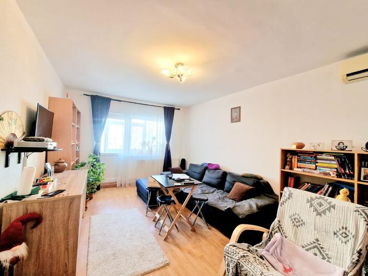 Apartament cu 4 camere decomandat, mobilat în Tomis III