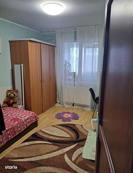 Apartament cu 4 camere în Rahova