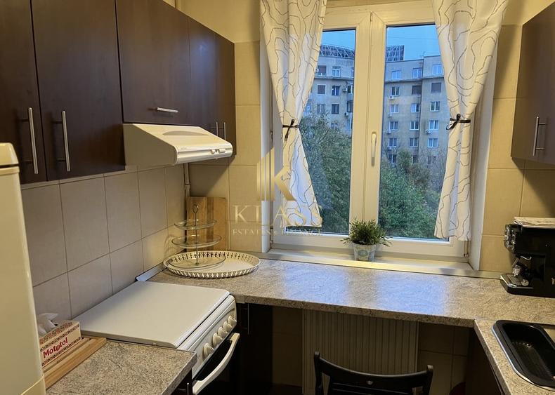 Apartament cu 2 camere semidecomandat, mobilat în Romană