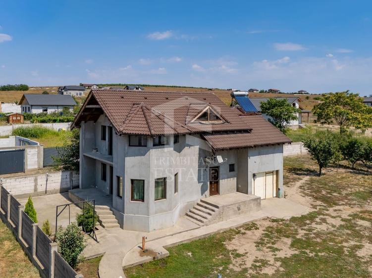 Casă individuală cu 5 camere cu Canalizare în Satu Nou (Mircea Vodă)