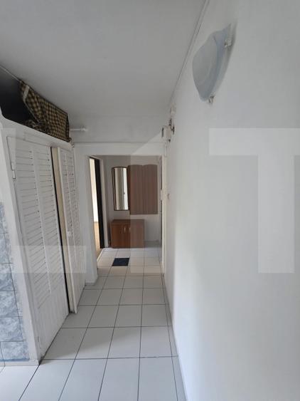 Apartament cu 3 camere semidecomandat în Ciucului