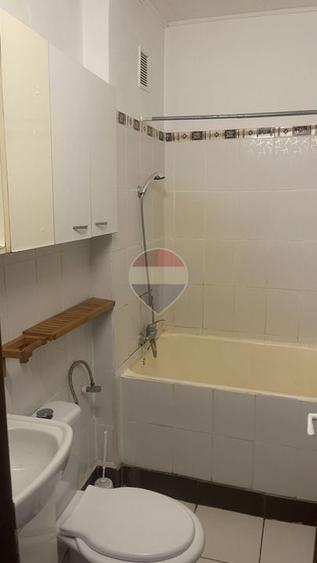 Garsonieră decomandată, mobilată în Titan
