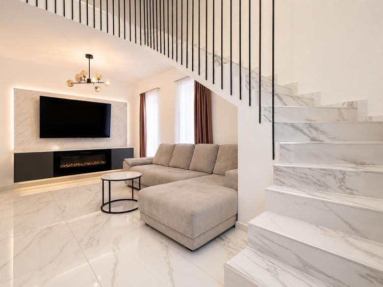 Apartament cu 3 camere decomandat în Girocului