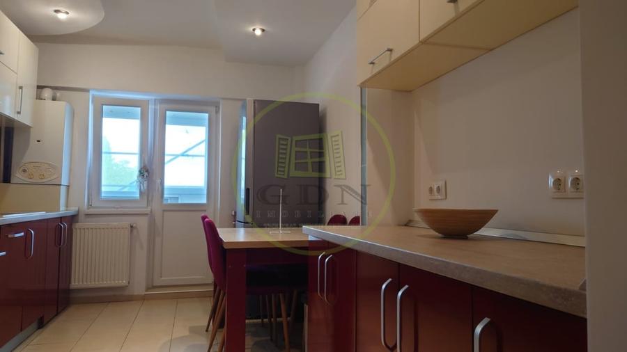 Apartament cu 2 camere decomandat, mobilat în Central