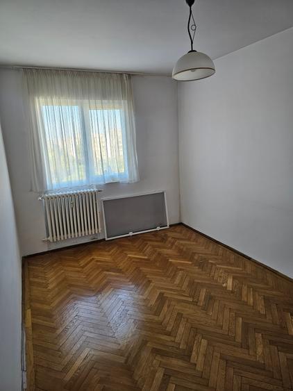 Apartament cu 3 camere circular în Drumul Taberei
