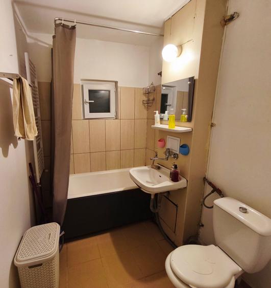 Apartament cu 2 camere decomandat în 1 Mai