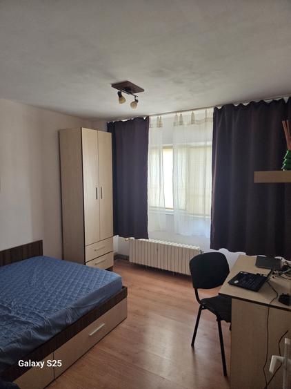 Apartament cu 2 camere semidecomandat în Crângași