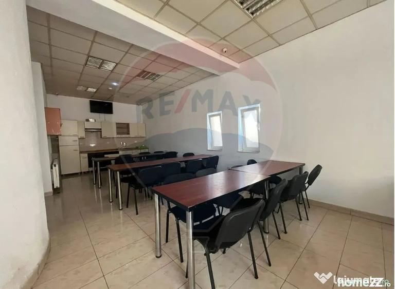 Apartament cu 4 camere decomandat în Orașul de Jos