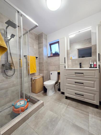 Duplex cu 5 camere cu Canalizare în Theodor Pallady