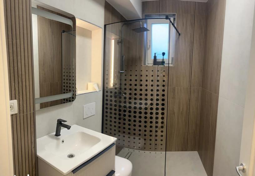 Apartament cu 3 camere semidecomandat în Copou
