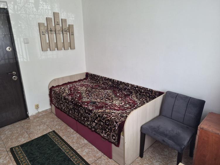 Garsonieră decomandată în Astra
