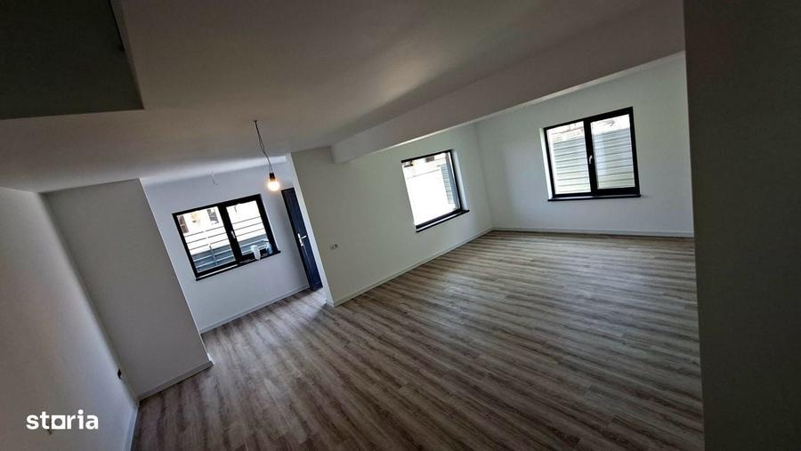 Casă cu 4 camere cu Teren 250 Mp în Central