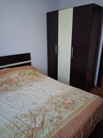 Apartament cu 4 camere semidecomandat în Drumul Taberei