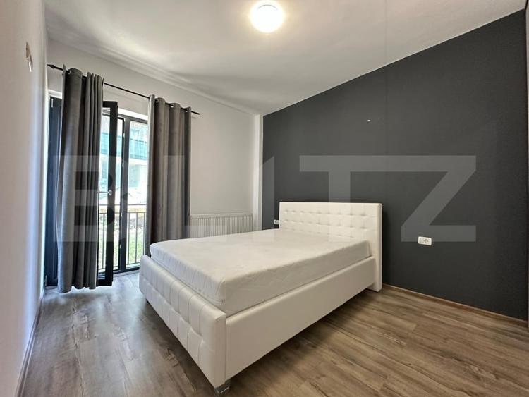 Apartament cu 3 camere semidecomandat, mobilat în Cetate