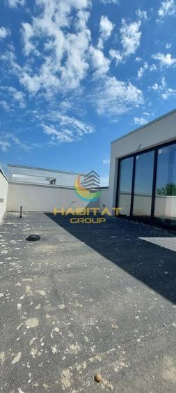 Casă individuală cu 4 camere cu Canalizare în Central