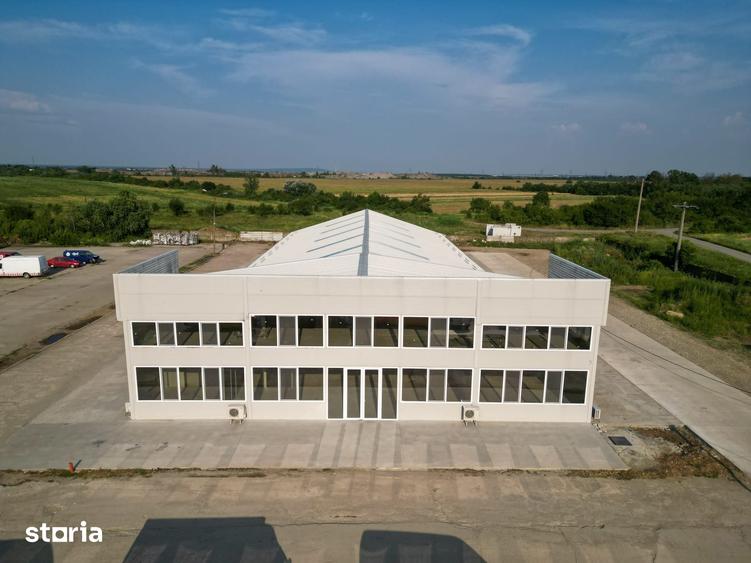 Spațiu comercial, de 1,600 mp, în Industrială