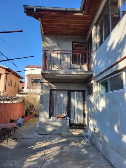 Casă cu Teren 220 Mp în Rahova