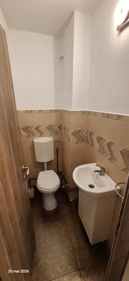 Apartament cu 3 camere semidecomandat, mobilat în Kiriac