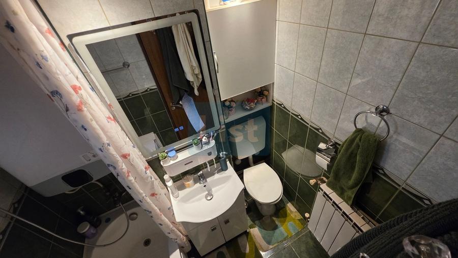 Apartament cu 3 camere decomandat, mobilat în Aluniș