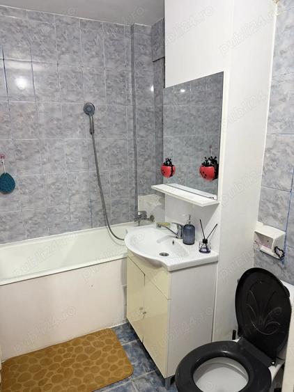Apartament cu 2 camere nedecomandat în Central