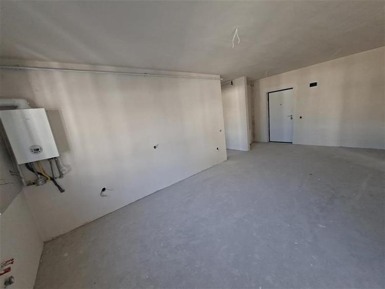 Apartament cu 3 camere circular în Florești