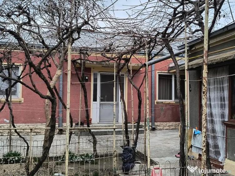 Casă cu 5 camere în Chercea