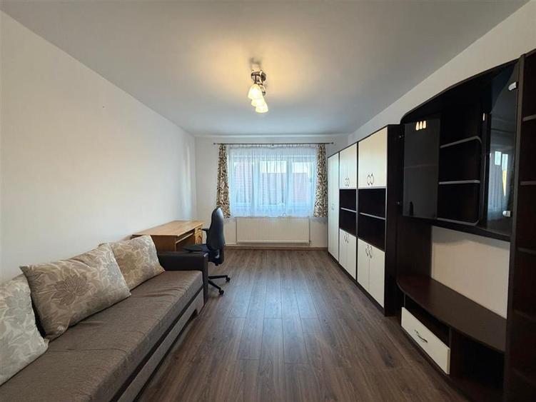 Apartament cu 2 camere decomandat, mobilat în Ștrand