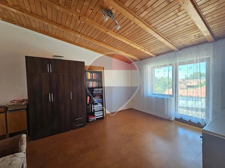 Casă cu 3 camere cu Teren 719 Mp în Central