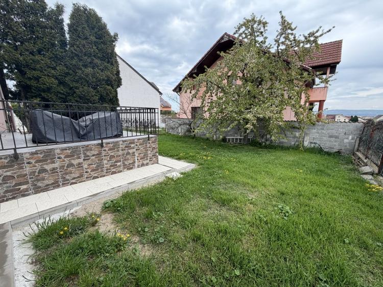Duplex cu 3 camere cu Canalizare în Cetate