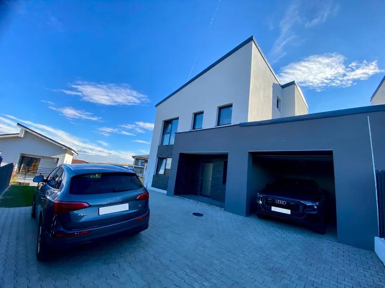 Duplex cu 4 camere cu Canalizare în Dezmir