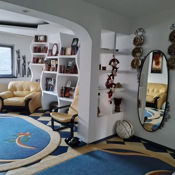 Apartament cu 4 camere decomandat în Cuza Vodă
