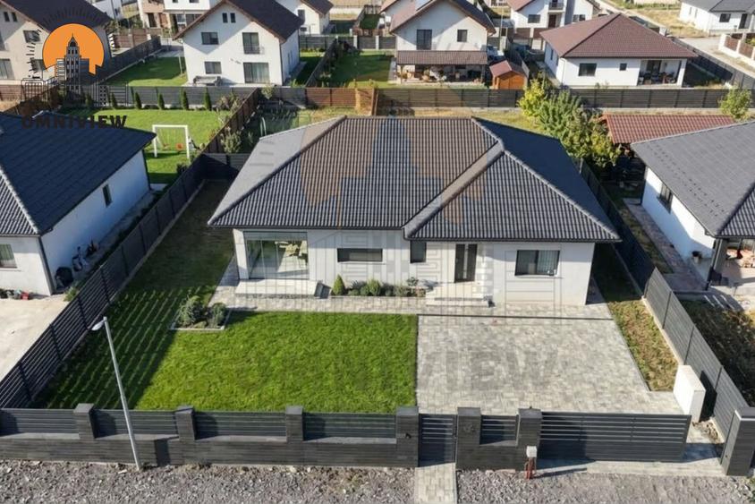 Casă individuală cu 4 camere cu Teren 500 Mp în Tărlungeni