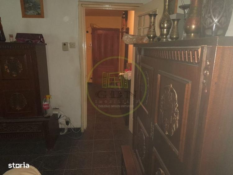 Apartament cu 4 camere decomandat în Central