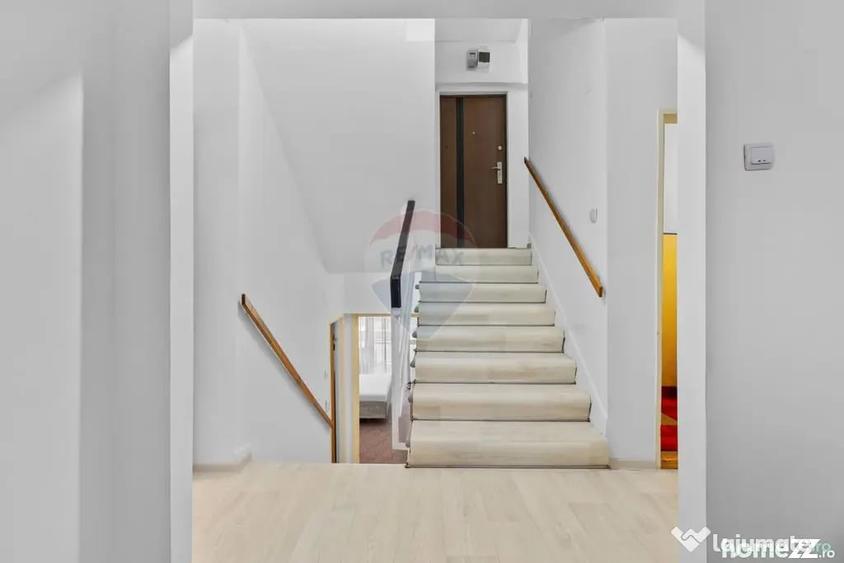 Apartament cu 3 camere semidecomandat în Polivalentă