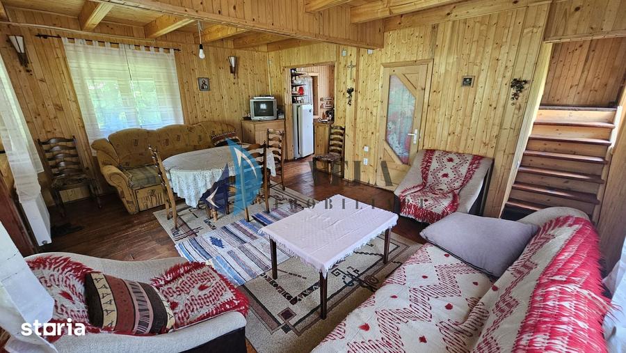 Casă cu 4 camere cu Teren 800 Mp în Lunca