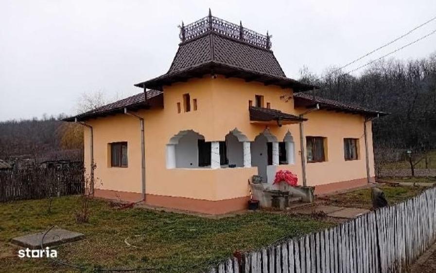 Casă cu 2 camere în Central