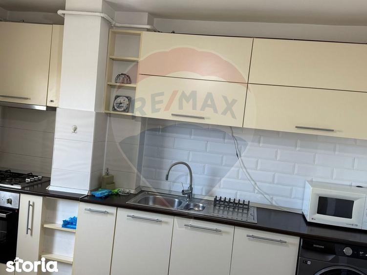 Apartament cu 3 camere, mobilat în Craiovița Nouă
