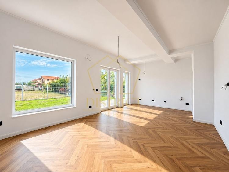 Duplex cu 4 camere cu Canalizare în Dumbrăvița