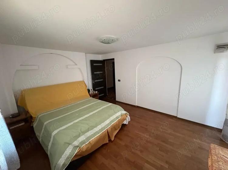 Casă cu 4 camere în Șimian