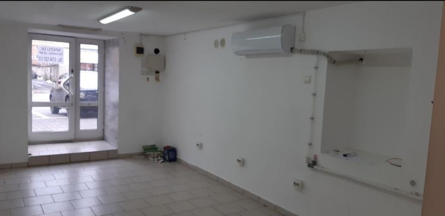 Spațiu comercial, de 20 mp, în Central