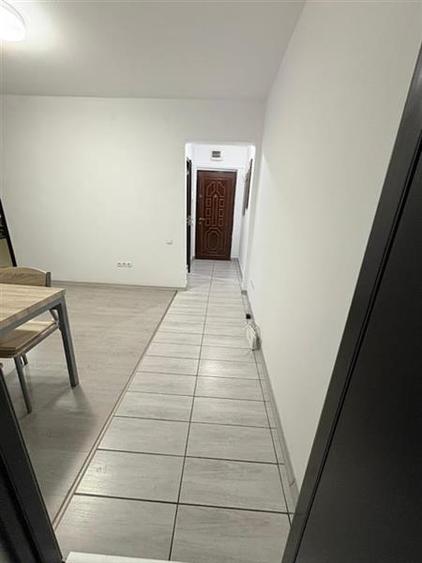 Apartament cu 2 camere semidecomandat, mobilat în Dâmbu Pietros