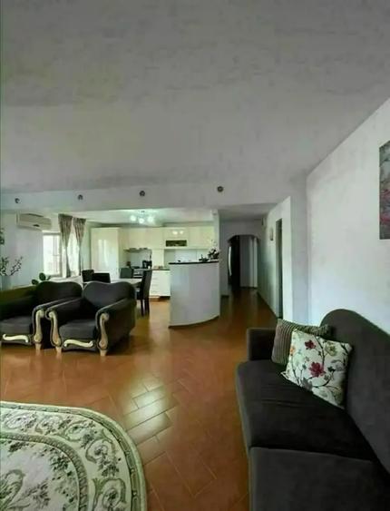 Apartament cu 3 camere decomandat, mobilat în Ultracentral