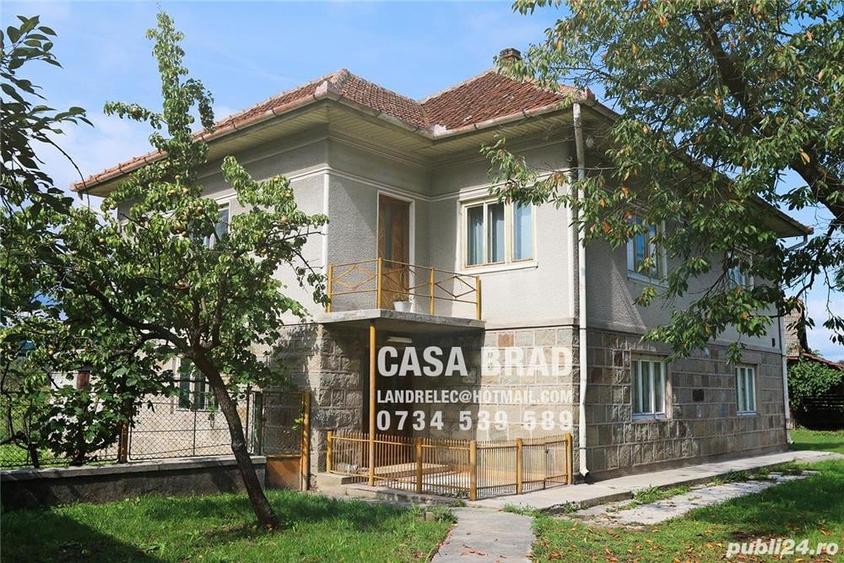 Casă cu 5 camere cu Teren 1373 Mp în Brad