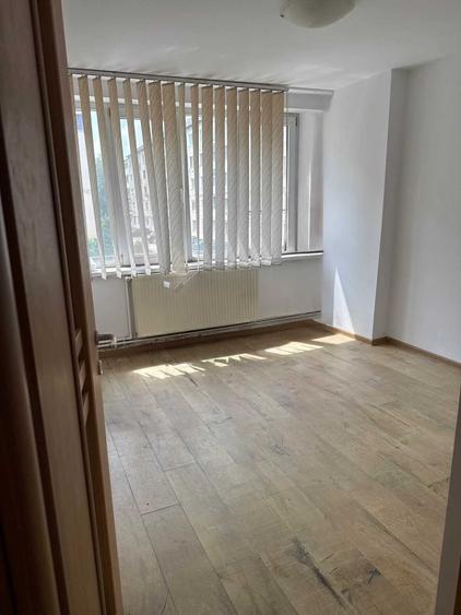 Apartament 4 camere de vanzare - Beclean - 5