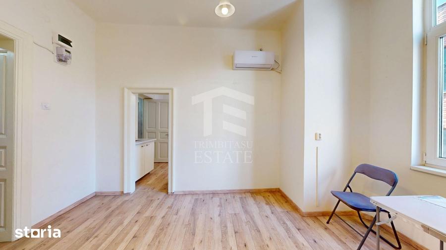 Apartament cu 4 camere în Centrul Istoric
